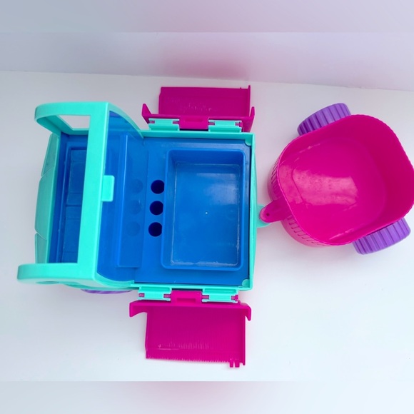 Crayola Grooming Truck and Pet Mobile Spa with Accessories Lot - Picture 7 of 10